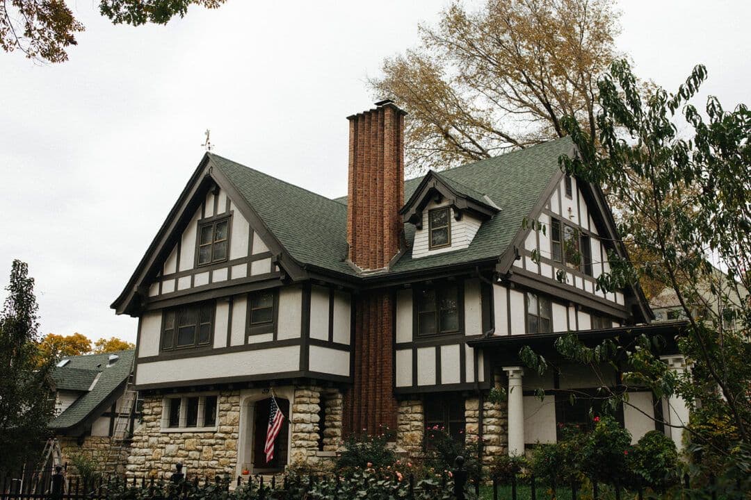 Holden_Location_Hero