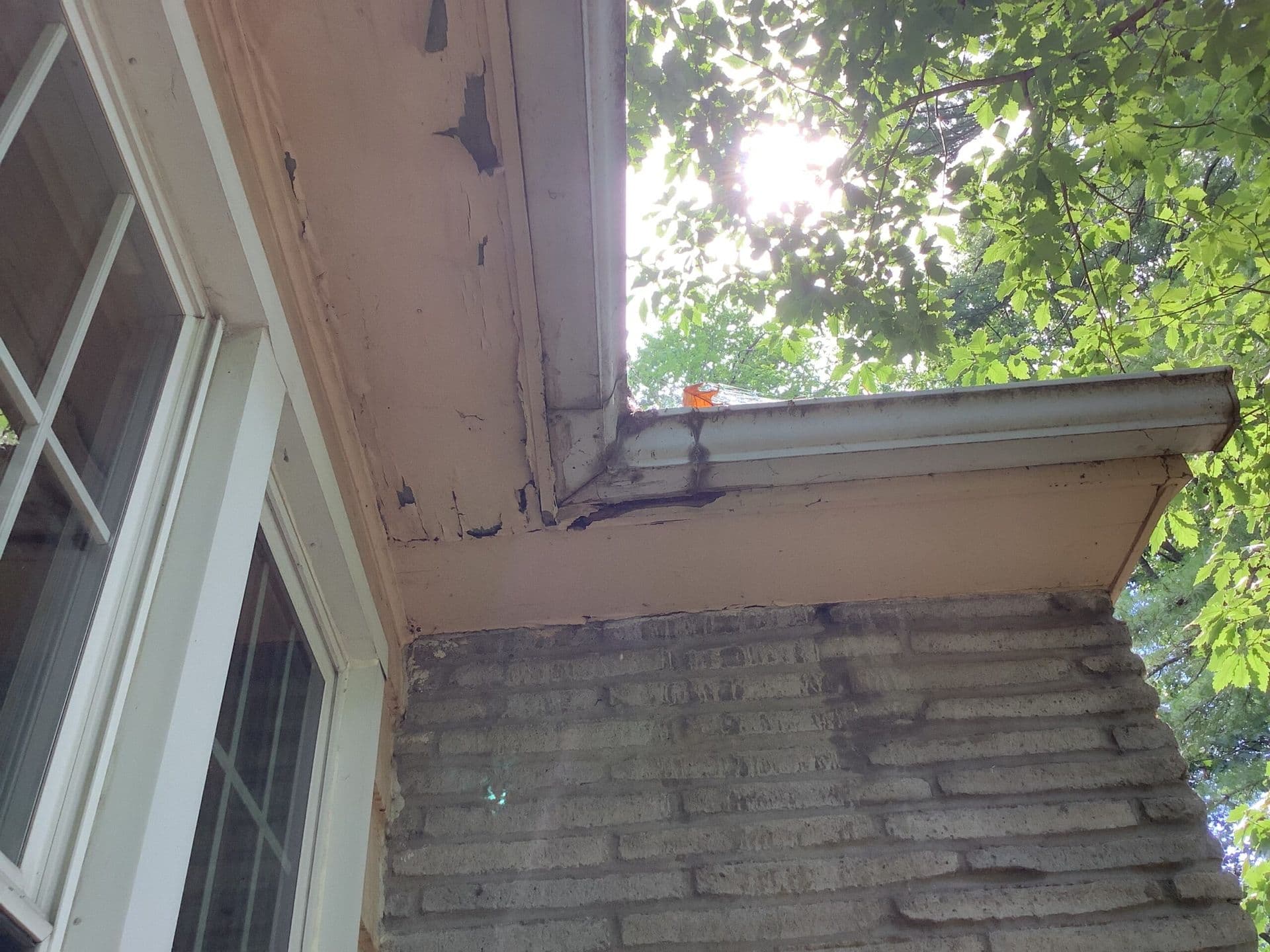 seamed-gutter-leaking-gutter-protection-issues